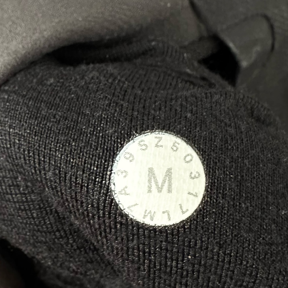 LULULEMON black neoprene shorts - Picture 4 of 4